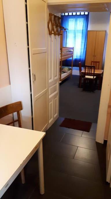 Simple Apartment 10 Minutes To Downtown Wenen Buitenkant foto