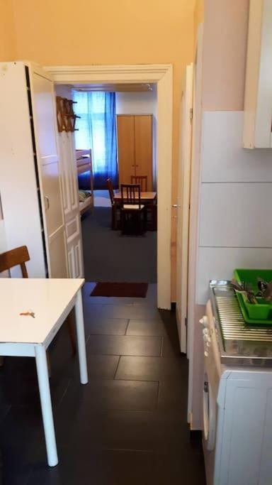 Simple Apartment 10 Minutes To Downtown Wenen Buitenkant foto