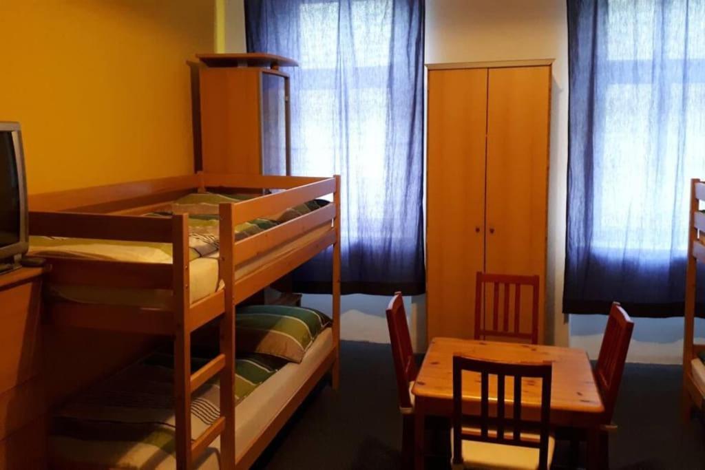 Simple Apartment 10 Minutes To Downtown Wenen Buitenkant foto